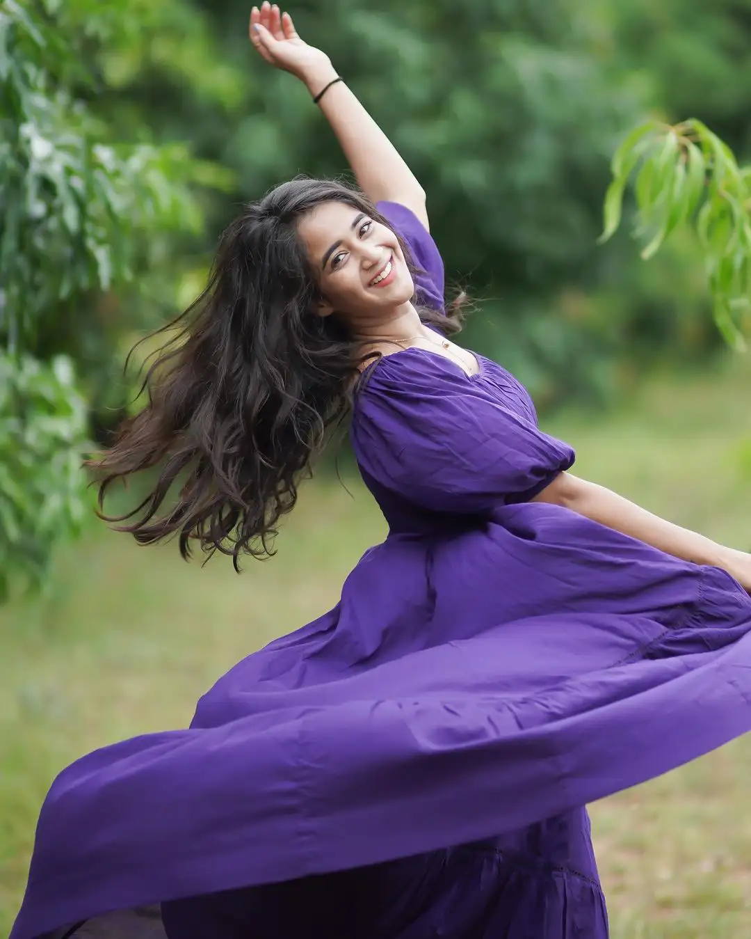 Deepthi Sunaina enjoying Nature