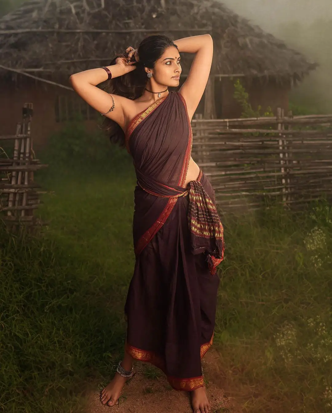Divi Vadthya Stunning Looks in Saree looks like a Beautiful Village Girl