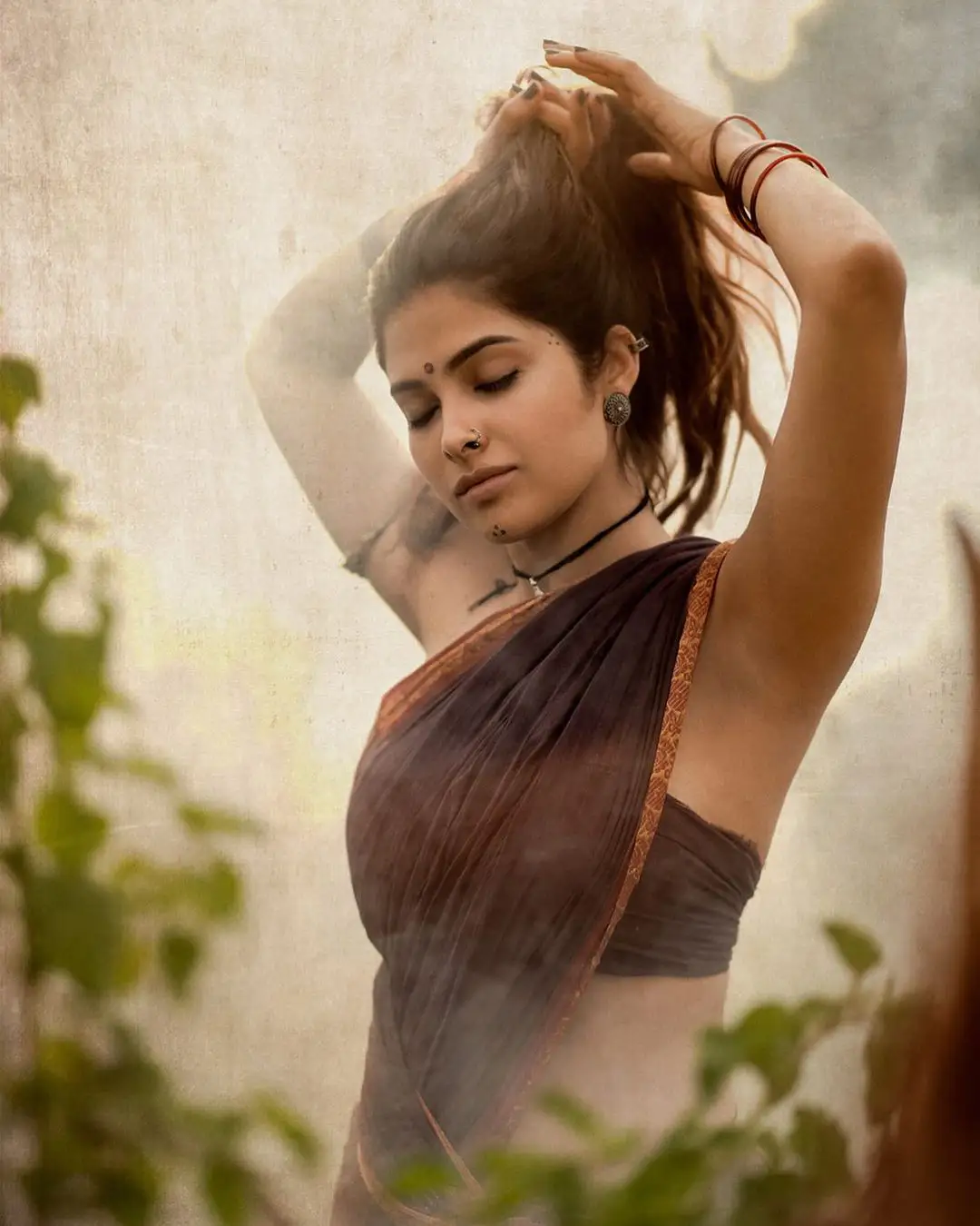 Divi Vadthya Stunning Looks in Saree looks like a Beautiful Village Girl