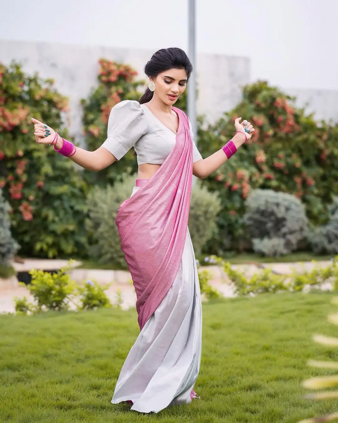 Jabardasth Varsha shares her latest saree photos