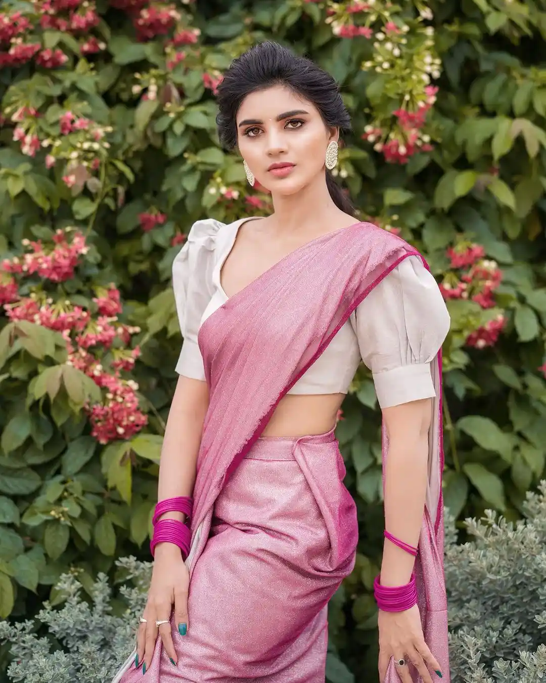 Jabardasth Varsha shares her latest saree photos