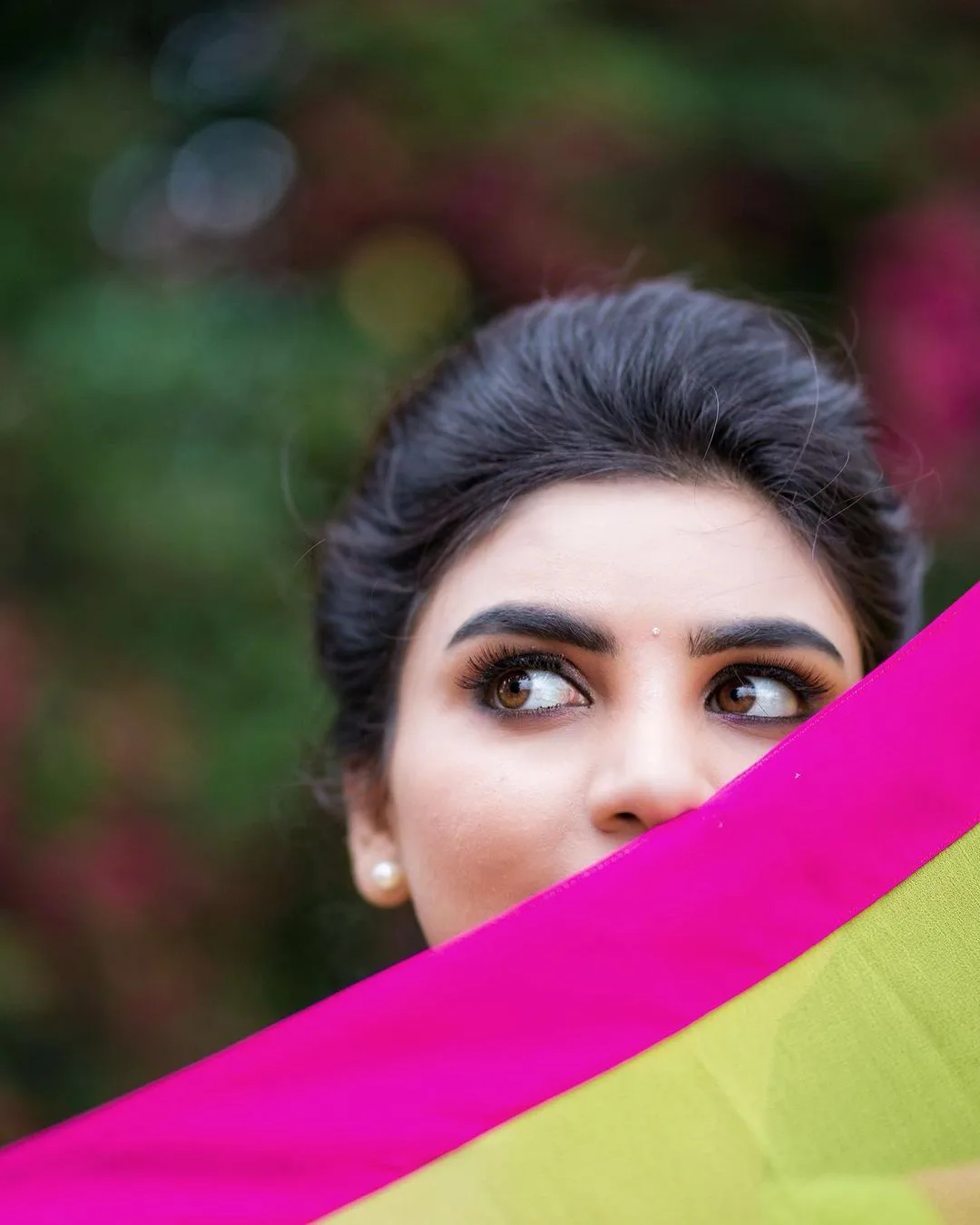 Jabardasth Varsha shares latest saree photos in her instagram