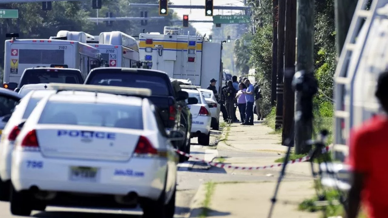 Florida Shooting: నల్లజాతీయులు లక్ష్యంగా ఫ్లోరిడాలోని జాక్సన్‌విల్లెలో దుండగుడు కాల్పులు.. ముగ్గురు మృతి