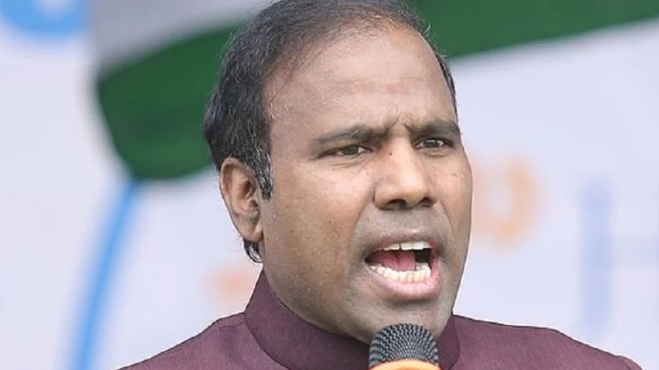 KA Paul : పవన్, చిరంజీవి ప్యాకేజీ స్టార్స్.. వాళ్ల మాటలు నమ్మకండి : కేఏ పాల్