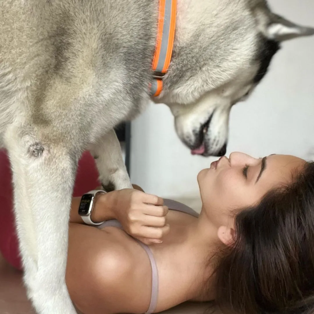 Kriti Kharbanda Photos with her pet dog gone viral