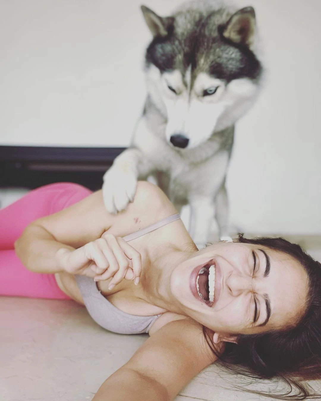 Kriti Kharbanda Photos with her pet dog gone viral