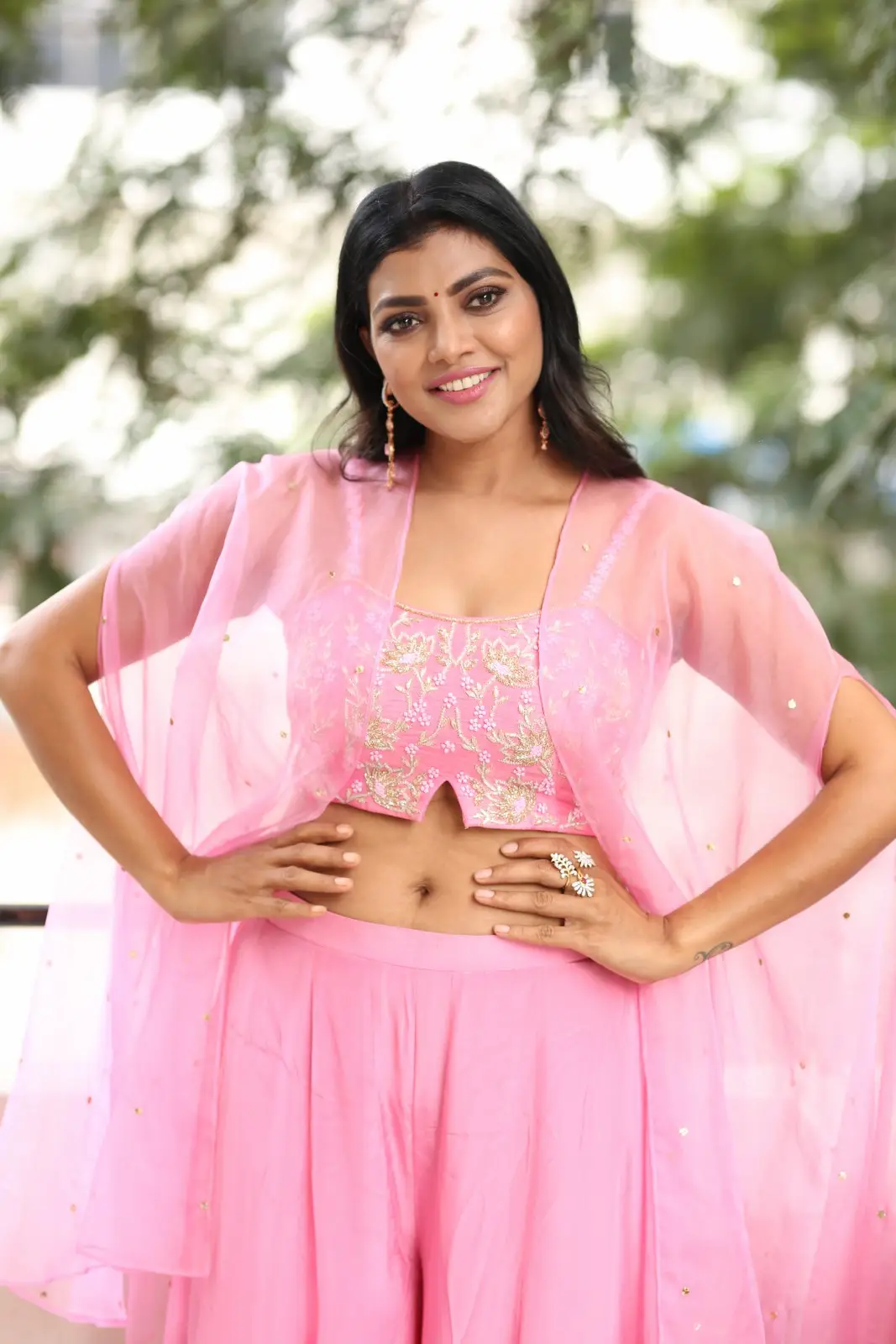 BiggBoss Fame Lahari Shari Stunning looks in Pink Dress