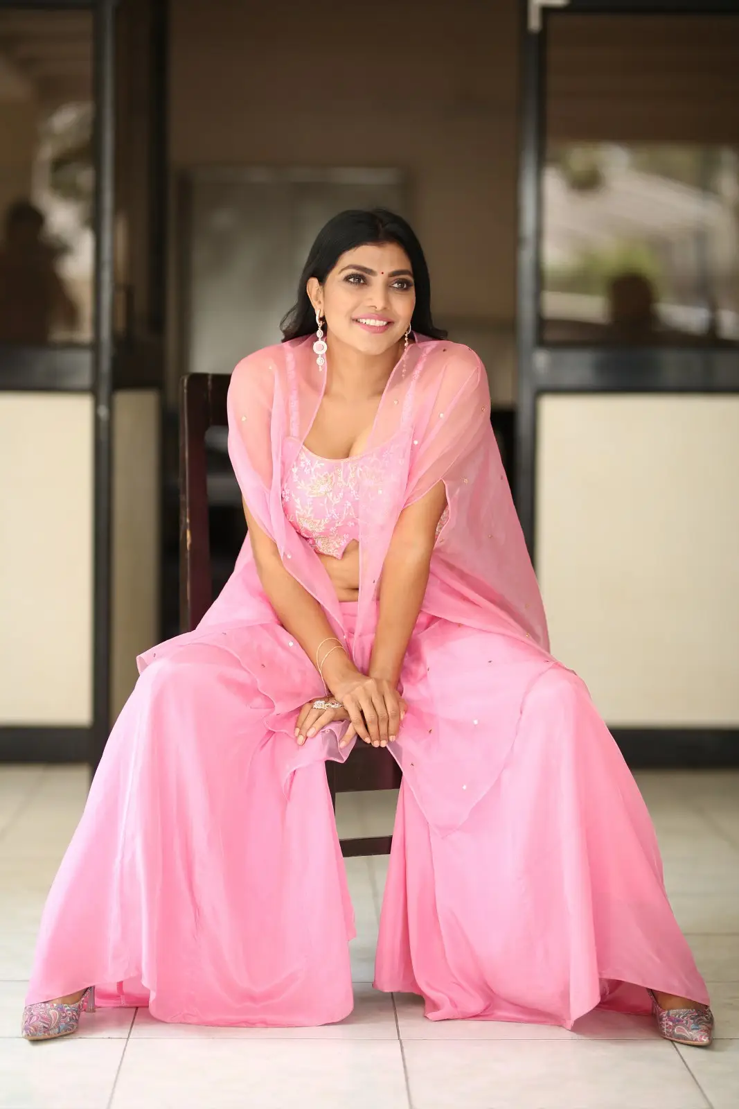 BiggBoss Fame Lahari Shari Stunning looks in Pink Dress