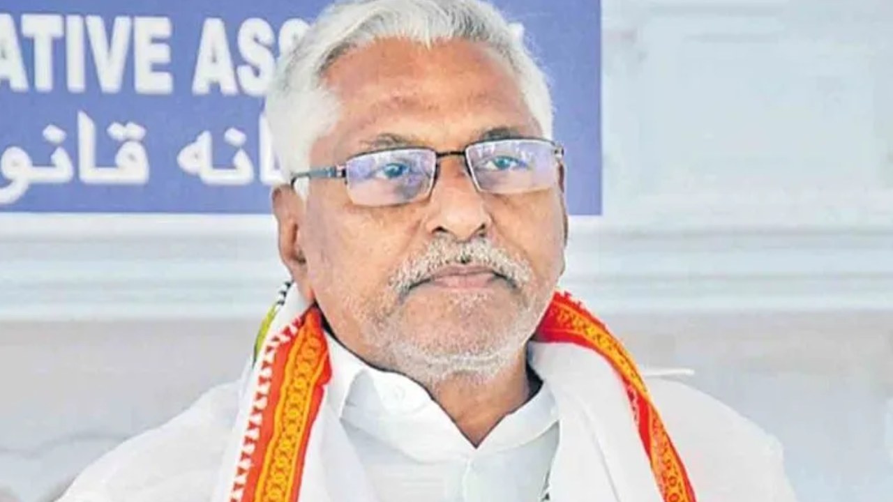 Congress MLC Jeevan Reddy: ఆర్టీసీ విలీనాన్ని రాజకీయాలకు వాడుకుంటున్నారు.. ప్రభుత్వానికి చిత్తశుద్ది ఉంటే ఆ పని చేయాలి..