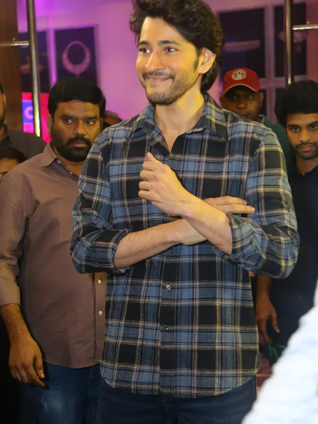 Mahesh Babu Handsome Looks in Big C 20 Years Event