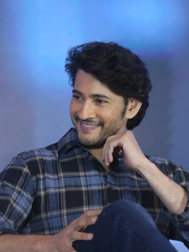 Mahesh Babu Handsome Looks in Big C 20 Years Event