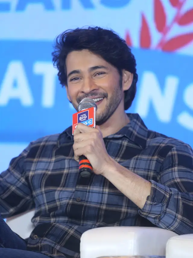 Mahesh Babu Handsome Looks in Big C 20 Years Event