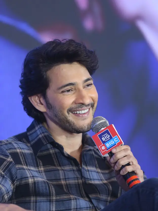 Mahesh Babu Handsome Looks in Big C 20 Years Event