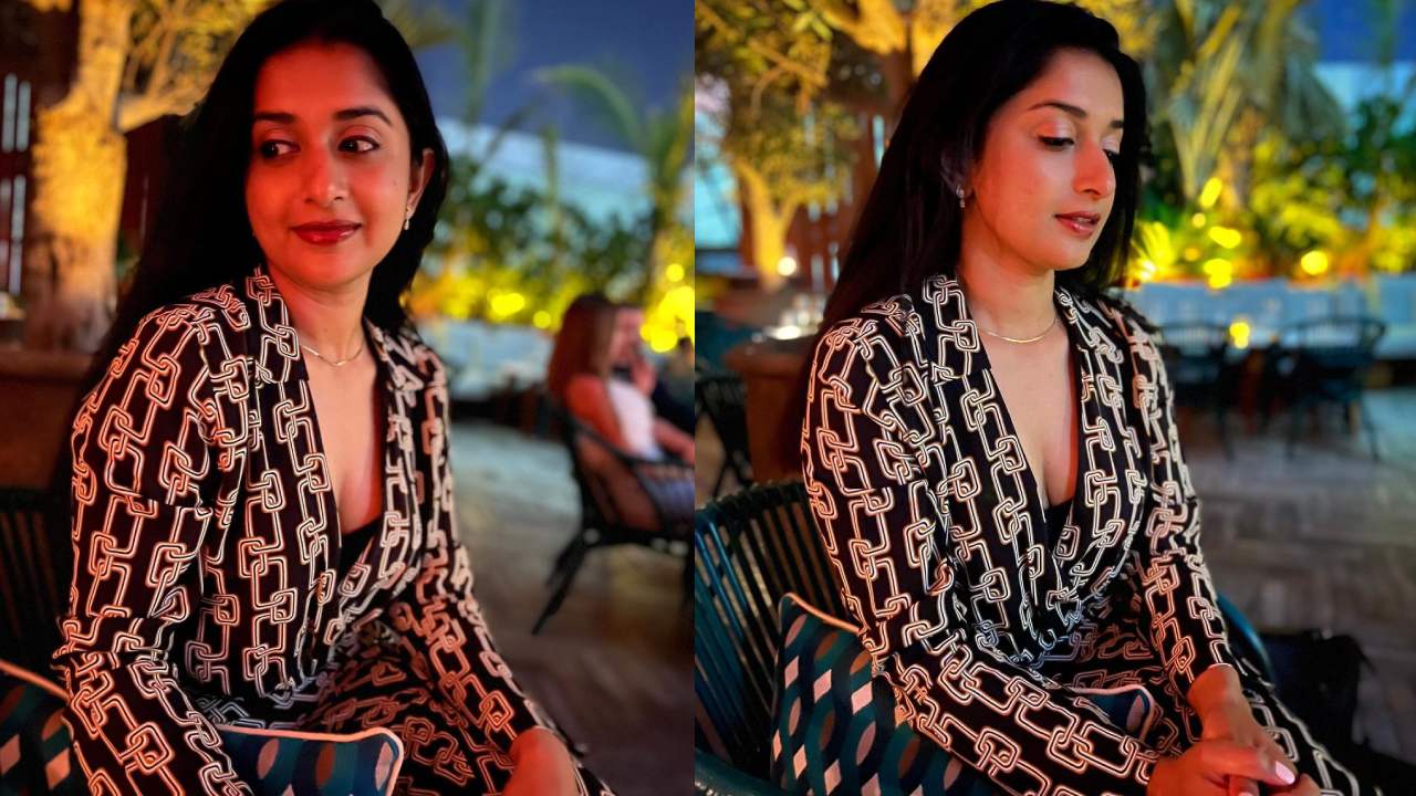 Meera Jasmine : మిలమిల మెరుస్తున్న మీరా జాస్మిన్..