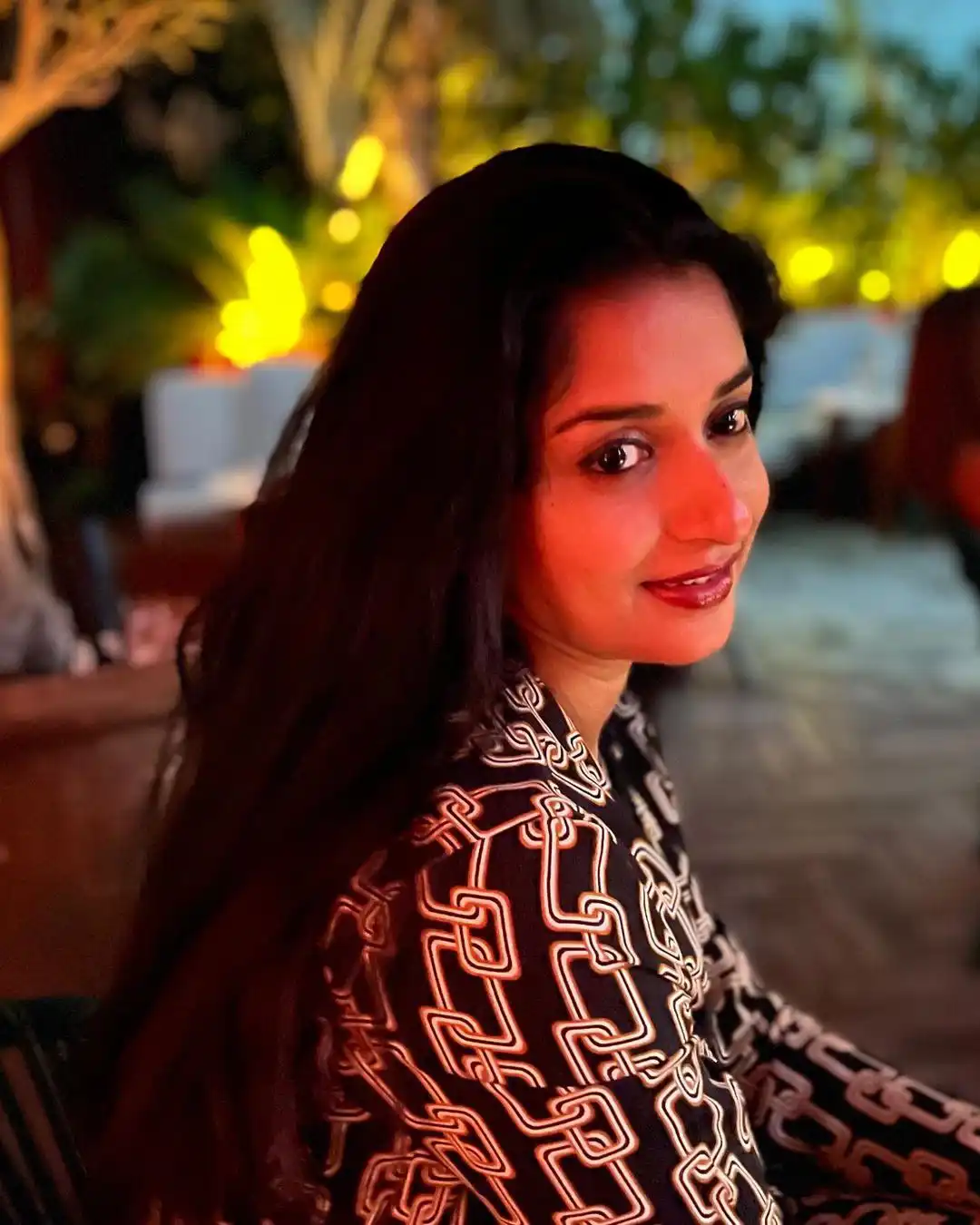 Meera Jasmine mesmerizing Looks