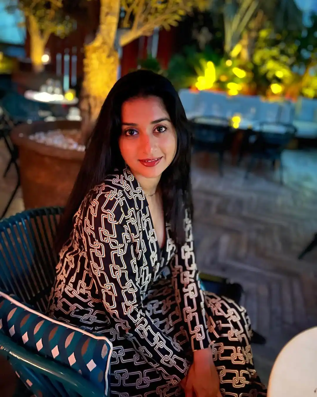 Meera Jasmine mesmerizing Looks