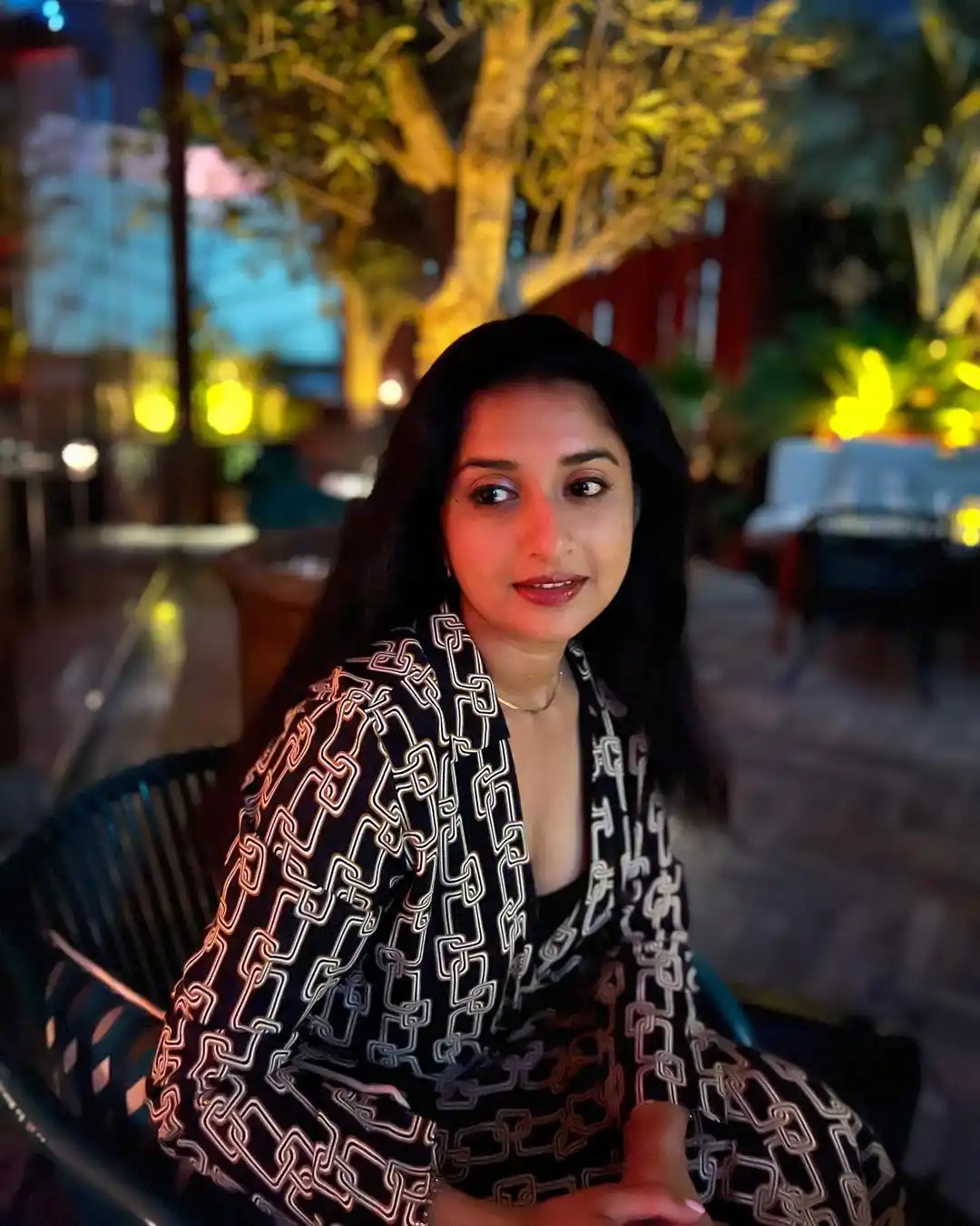 Meera Jasmine mesmerizing Looks