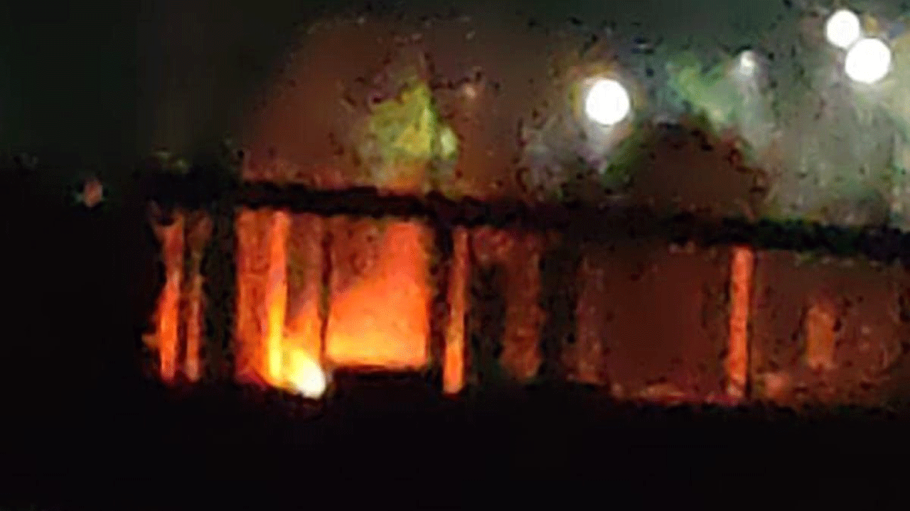 Gurugram : గురుగ్రామ్ మసీదుపై గుంపు దాడి..మసీదు దహనం, ఒకరి మృతి