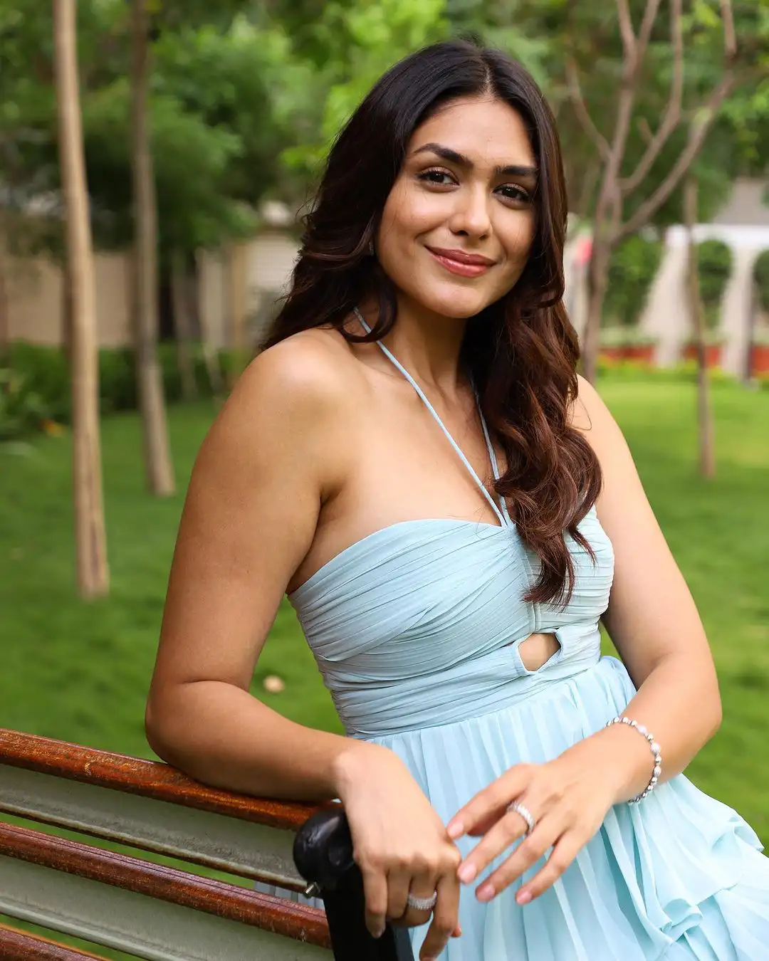 Mrunal Thakur latest photoshoot gone viral in social media