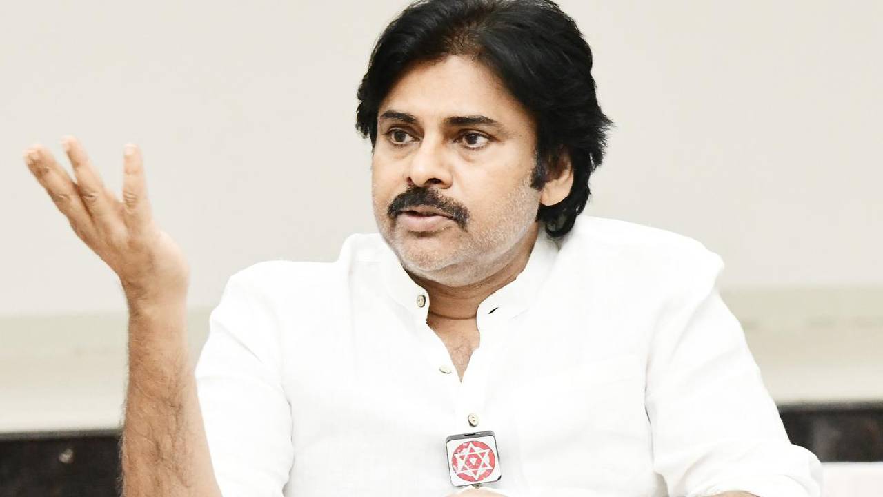 Pawan Kalyan: ఆంధ్రప్రదేశ్‌లో ముందస్తు ఎన్నికలు.. వాలంటీర్లపై అధ్యయనం చేశా: పవన్ కల్యాణ్