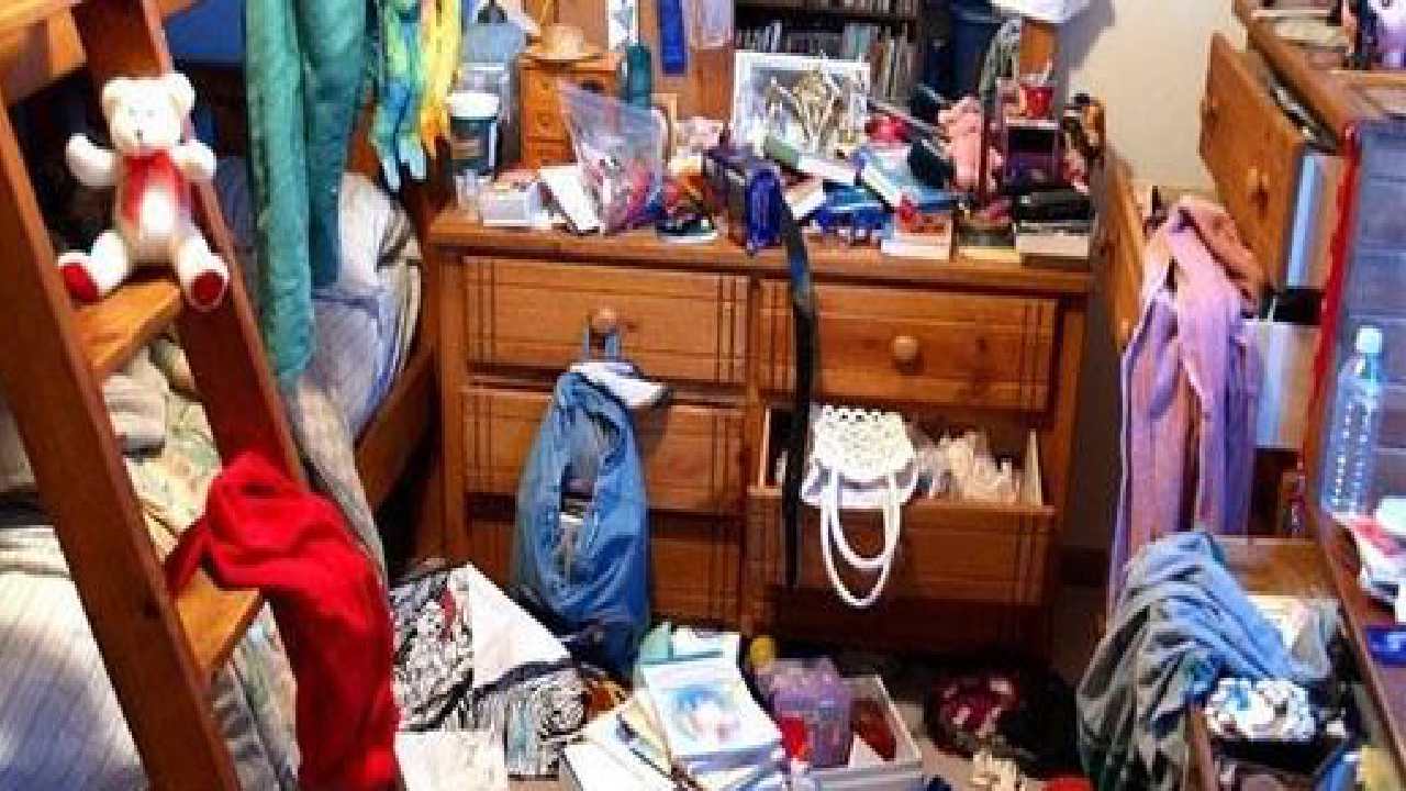 Warning signs your home : ఇల్లు చిందరవందరగా ఉంటే మానసిక ఆరోగ్యం దెబ్బ తింటుందట