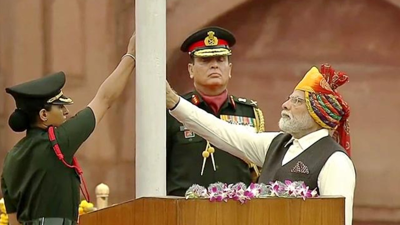 PM Narendra Modi: మధ్యతరగతి ప్రజల సొంతింటికల సాకారానికి కొత్త పథకం.. ప్రధాని మోదీ కీలక ప్రకటన