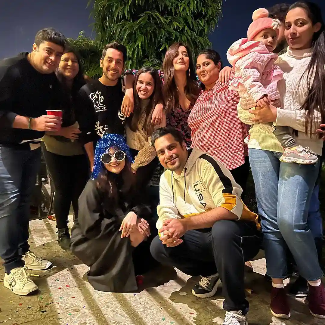 Raashi Khanna shares happy moments photos with friends on friendship day