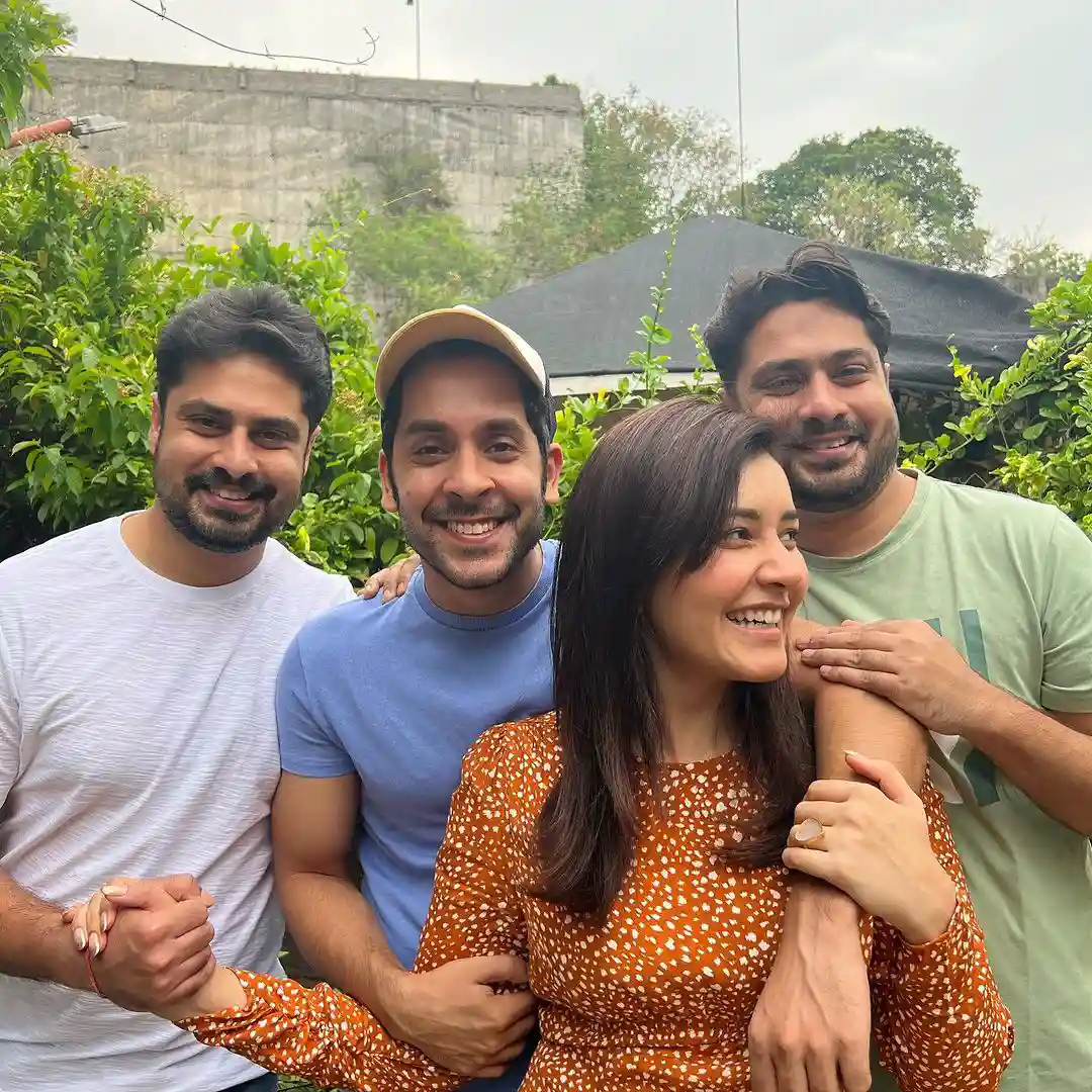 Raashi Khanna shares happy moments photos with friends on friendship day