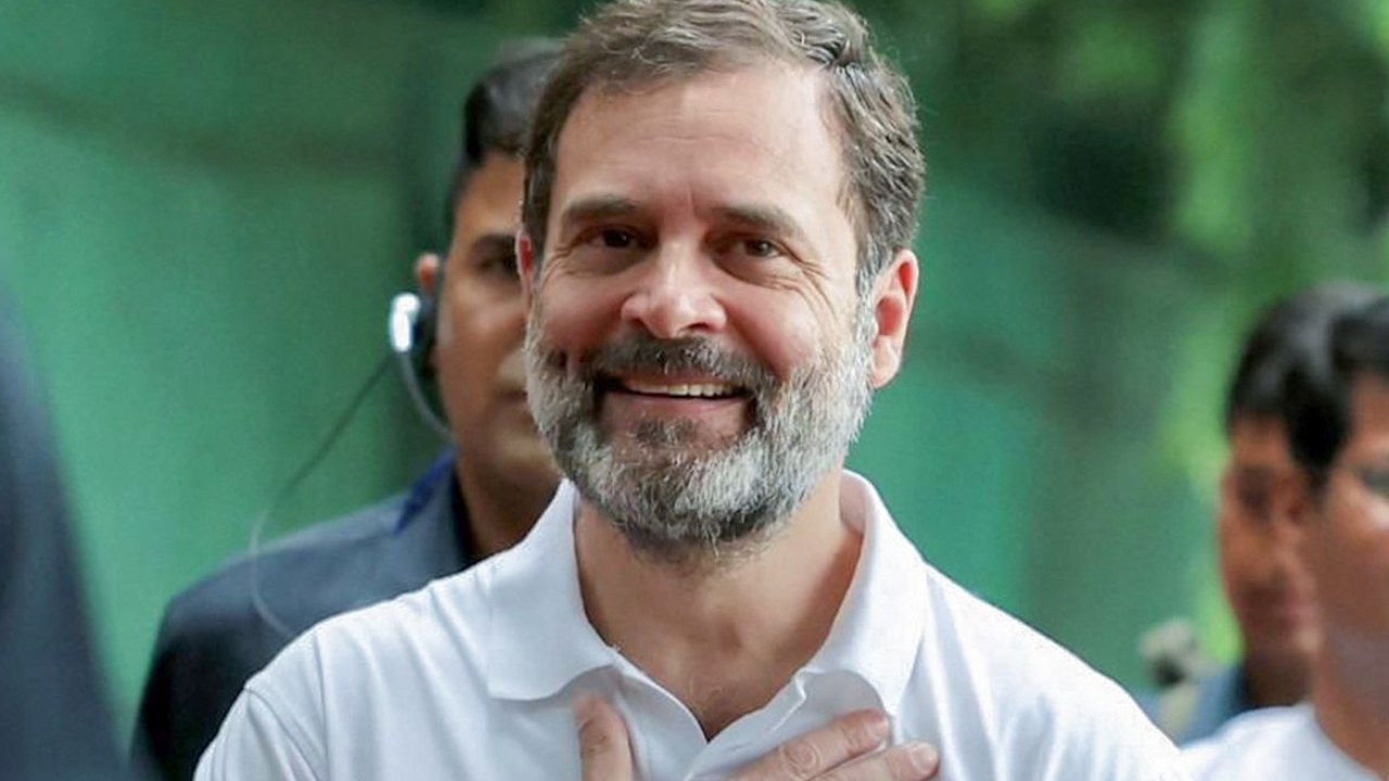 Rahul Gandhi: సుప్రీంకోర్టులో రాహుల్ గాంధీకి భారీ ఊరట.. ఇకముందు మాట్లాడేటప్పుడు జాగ్రత్తగా ఉండాలంటూ హెచ్చరిక