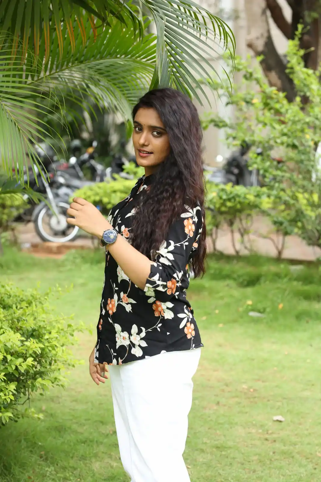 Roopa Koduvayur Cute Smiley Looks in Mr pregnant Movie Promotions