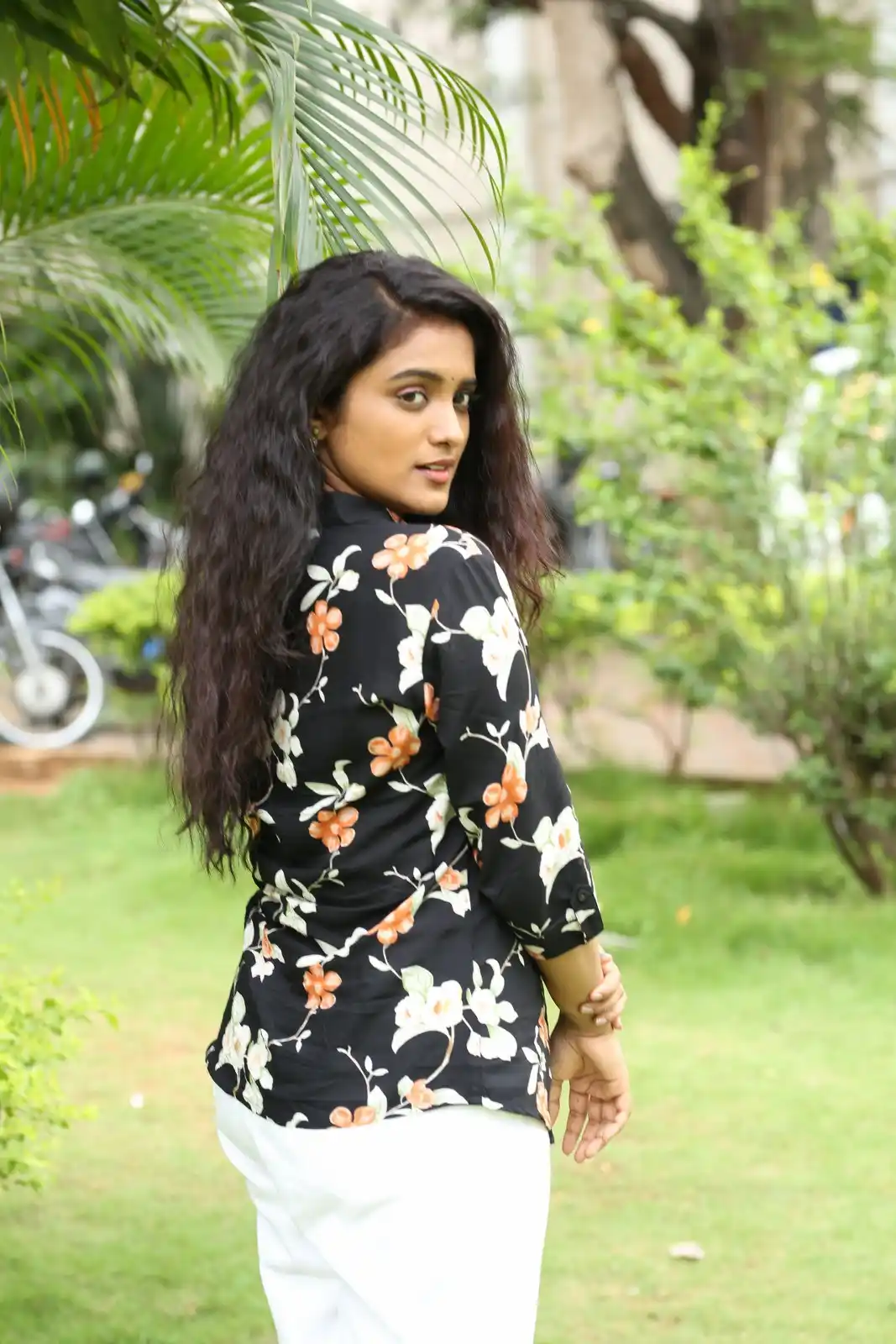 Roopa Koduvayur Cute Smiley Looks in Mr pregnant Movie Promotions