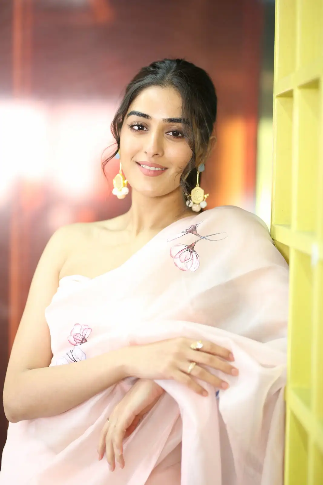 Sakshi Vaidya Cute Looks in Saree at Gandeevadhari Arjuna Movie Promotions