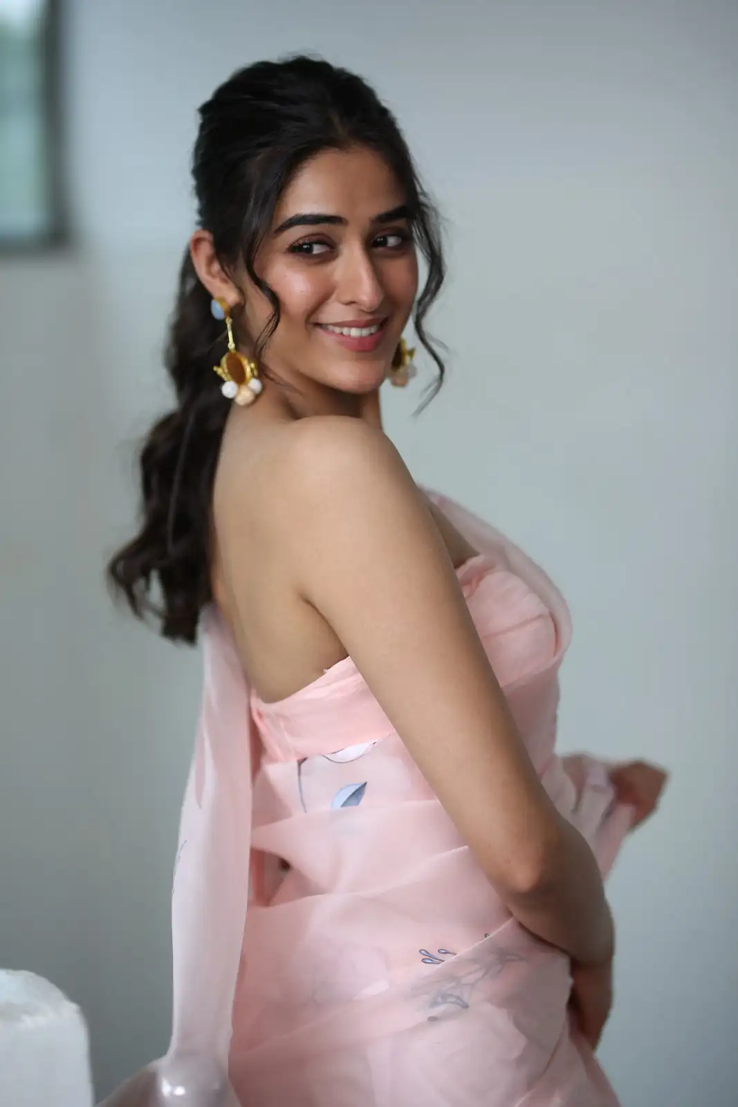 Sakshi Vaidya Cute Looks in Saree at Gandeevadhari Arjuna Movie Promotions