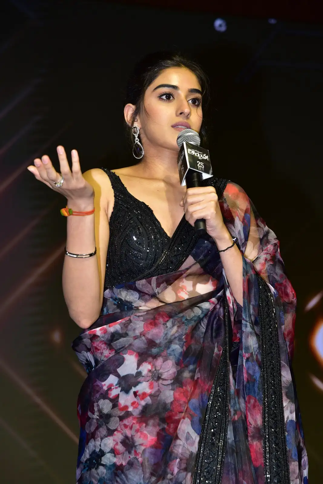 Sakshi Vaidya Stunning Looks at Gandeevadhari Arjuna Pre Release Event