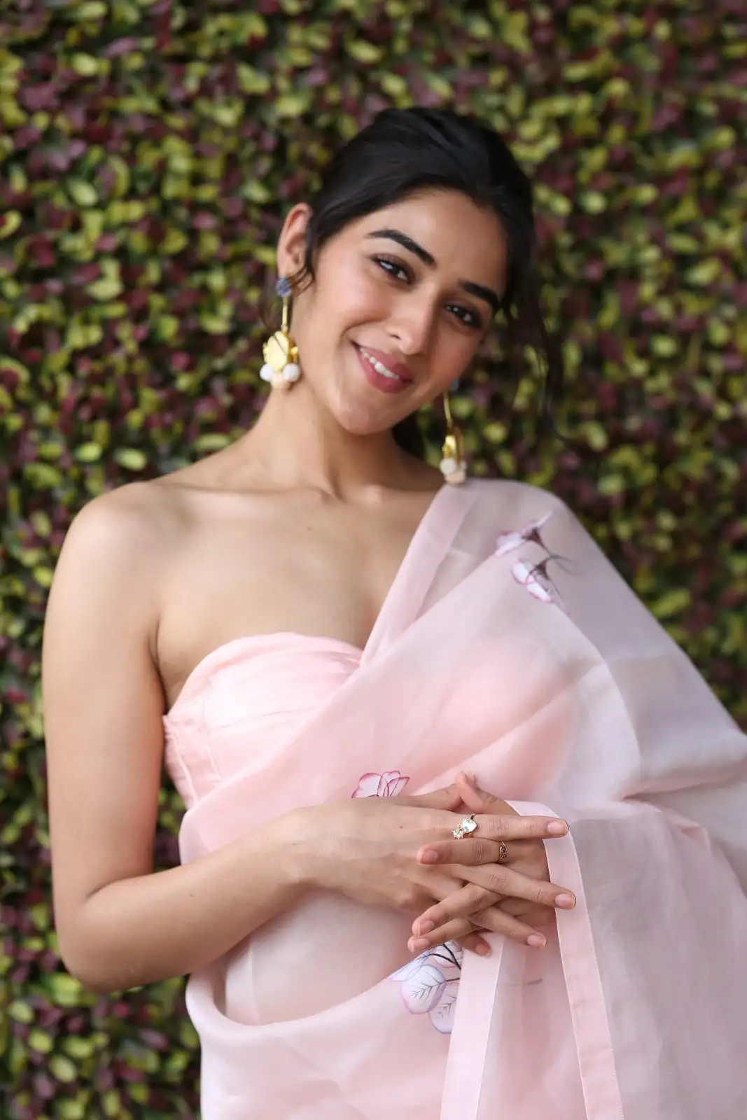 Sakshi Vaidya Cute Looks in Saree at Gandeevadhari Arjuna Movie Promotions