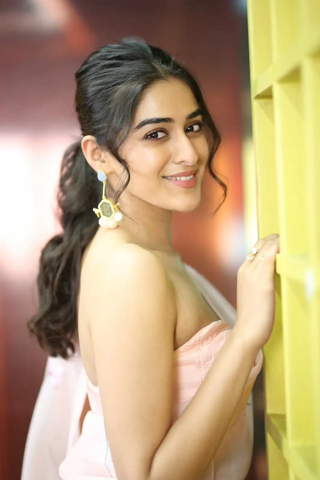 Sakshi Vaidya Cute Looks in Saree at Gandeevadhari Arjuna Movie Promotions