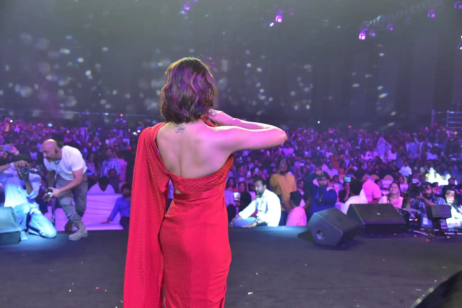Samantha Shines in Red Saree at Kushi Musical Concert Event