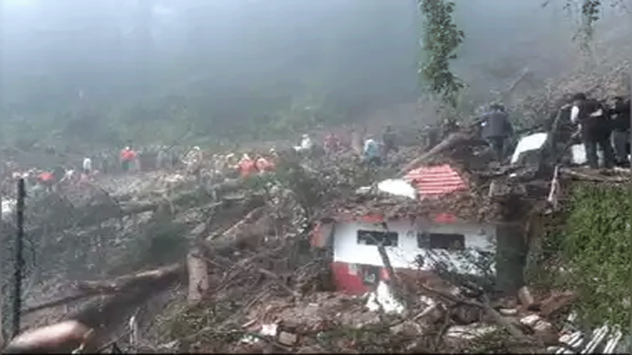 Shimla  temple collapses : సిమ్లాలో కూలిన శివాలయం…9మంది మృతి