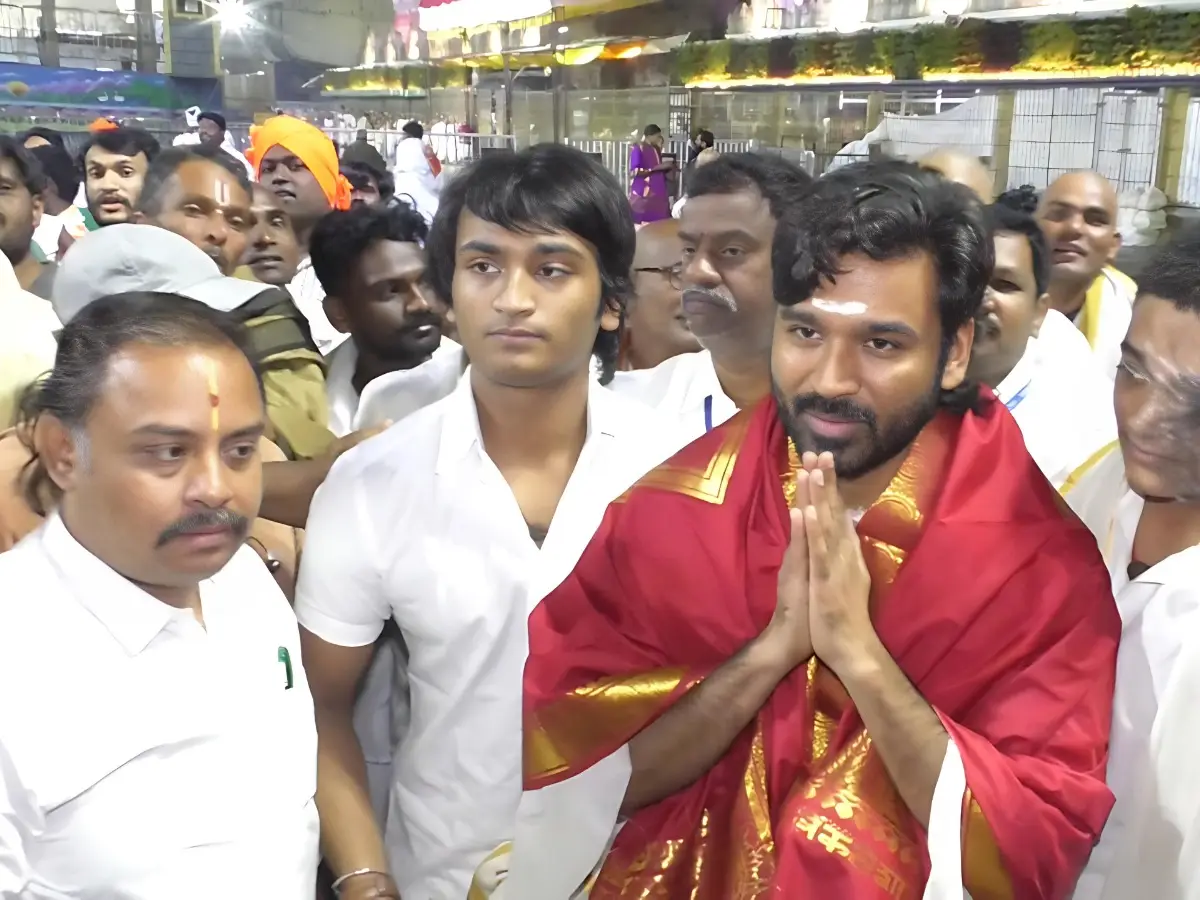 Actor Dhanush visited tirumala sri Lord Venkateswara swamy temple. (1)