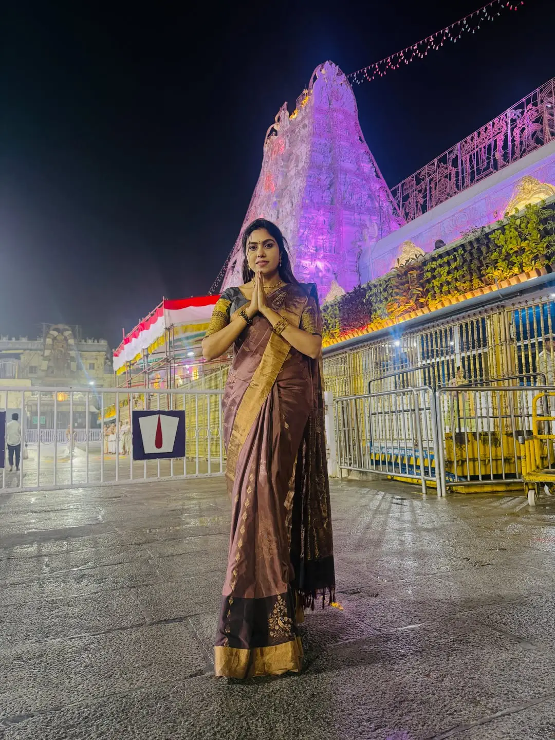 Actress Satya Sri visited Lord Venkateswara temple at Tirumala. (1)
