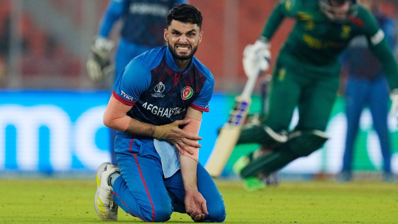 T20 World Cup 2026 : టీ20 ప్ర‌పంచ‌క‌ప్ ముందు అఫ్గాన్‌కు భారీ షాక్.. టోర్నీ మొద‌లు కాక‌ముందే స్టార్ పేస‌ర్ ఔట్‌..