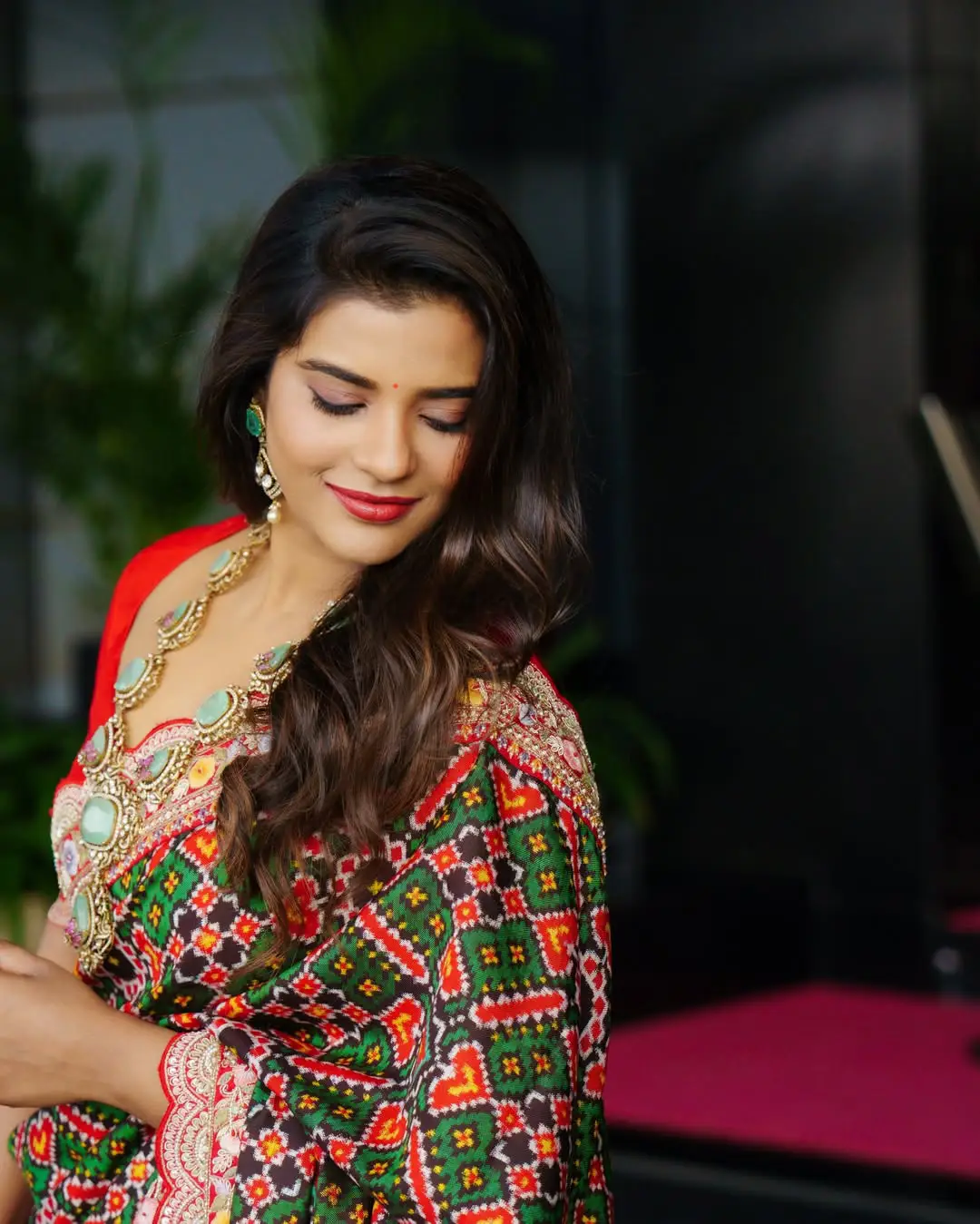 Aishwarya Rajesh latest photos in a saree.