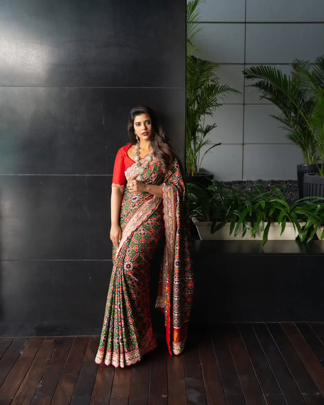 Aishwarya Rajesh latest photos in a saree.