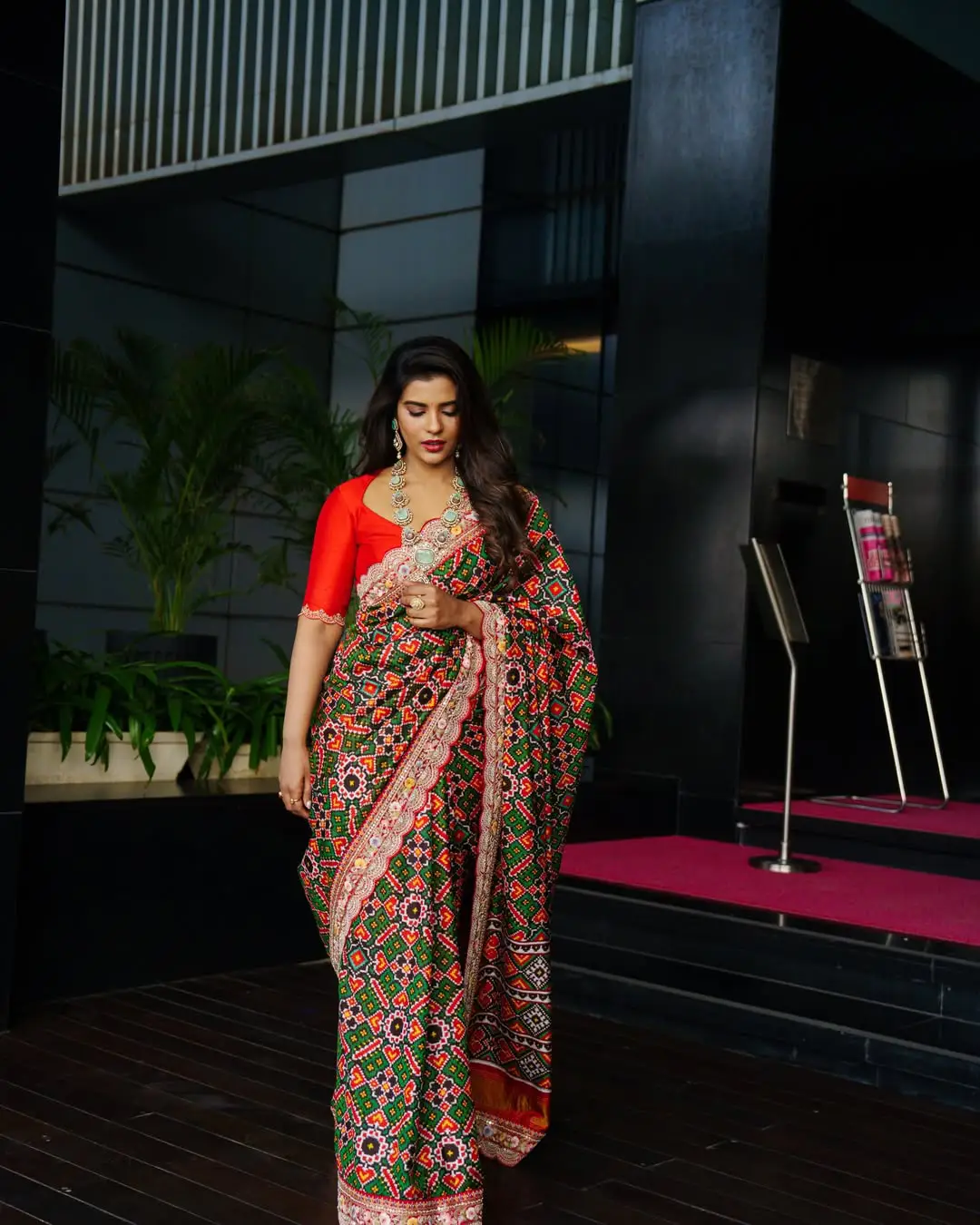 Aishwarya Rajesh latest photos in a saree.