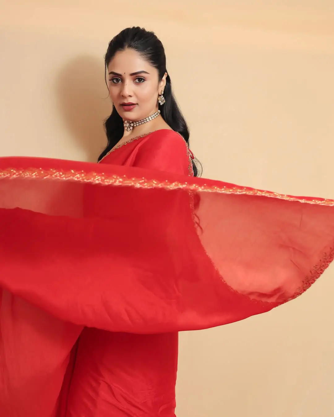 Anchor Sreemukhi latest glamorous photos (1)