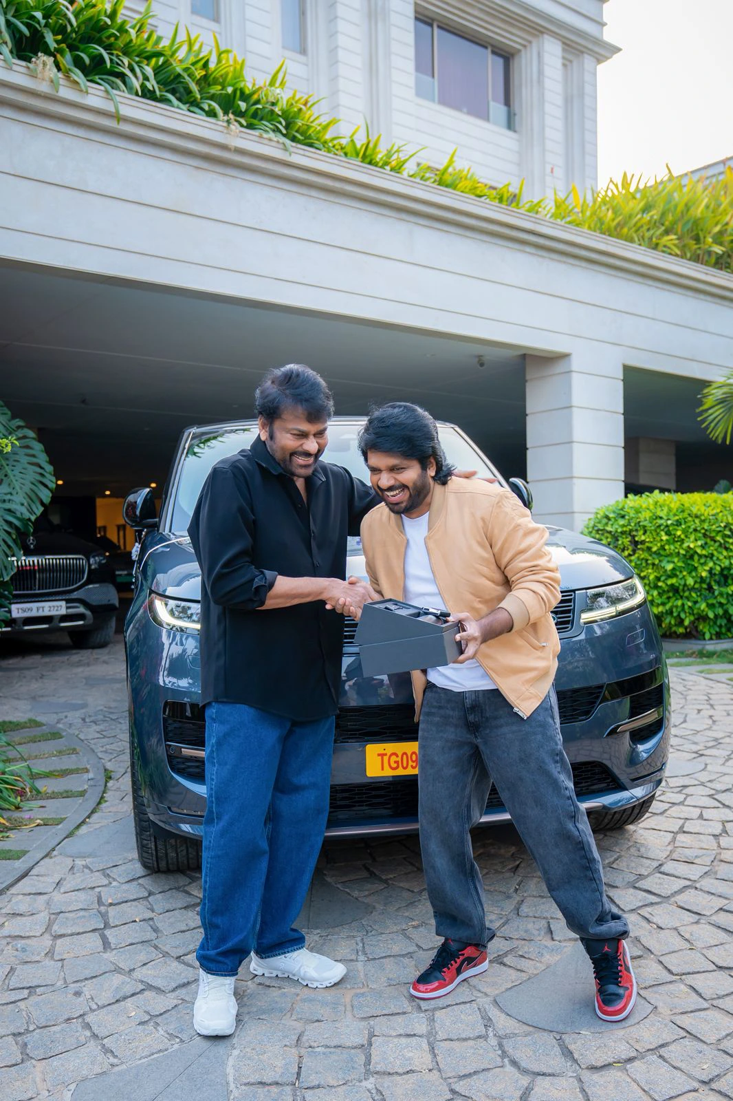 Chiranjeevi Gifted Range Rover to Anil Ravipudi