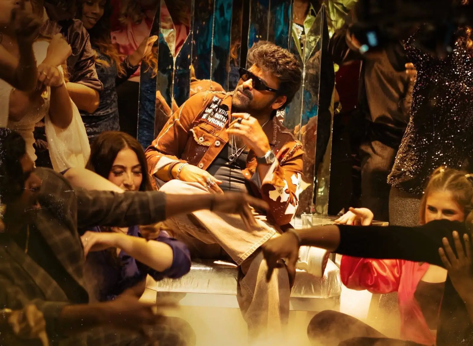 Chiranjeevi stylish looks from mana shankara varaprasad garu movie (1)