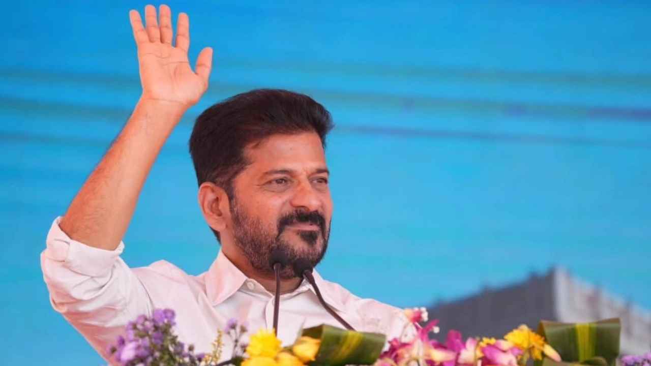 Cm Revanth Reddy: ప్రత్యేక యూనివర్సిటీ, ఎయిర్‌పోర్ట్, నిధులు, పరిశ్రమలు- ఆదిలాబాద్ జిల్లాపై సీఎం రేవంత్ వరాల జల్లు