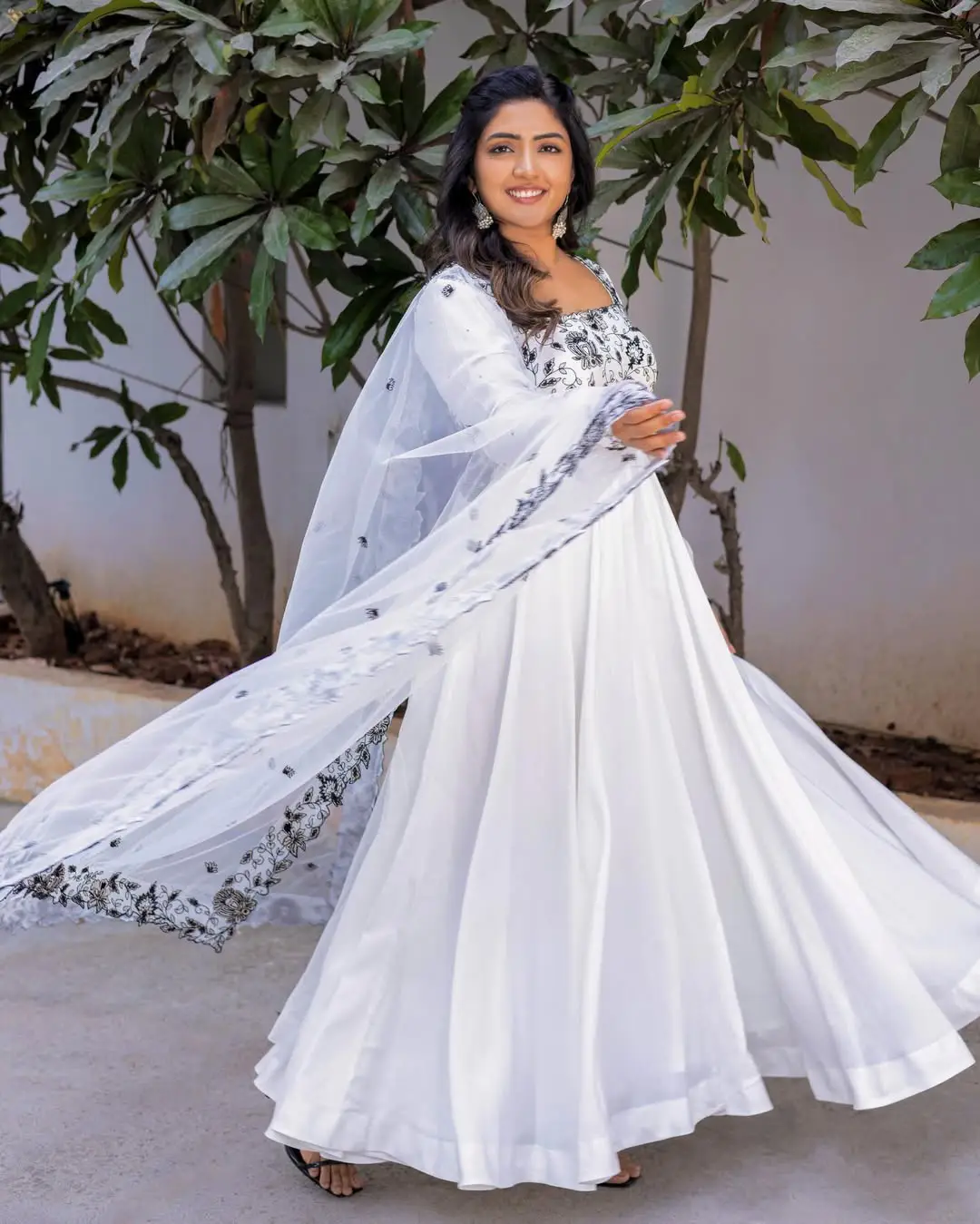 Eesha Rebba latest photos (1)