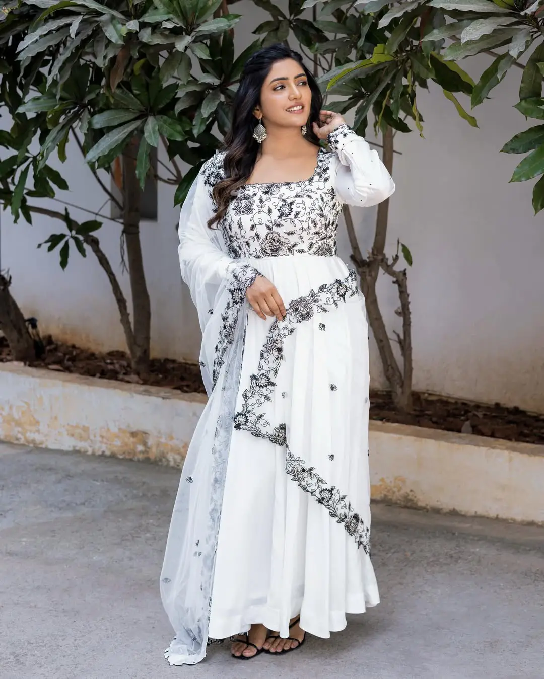 Eesha Rebba latest photos (1)